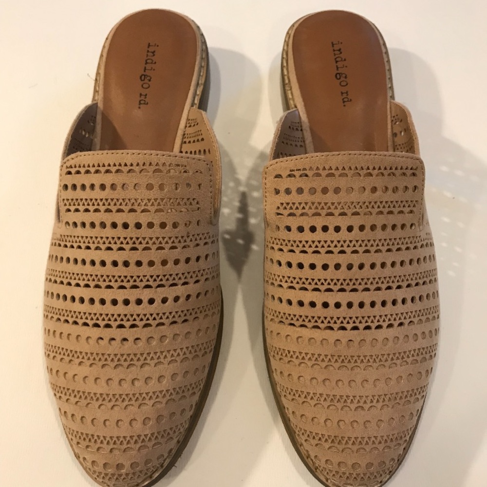 Indigo rd.  Mules ….9m…barely worn maybe twice to dinner